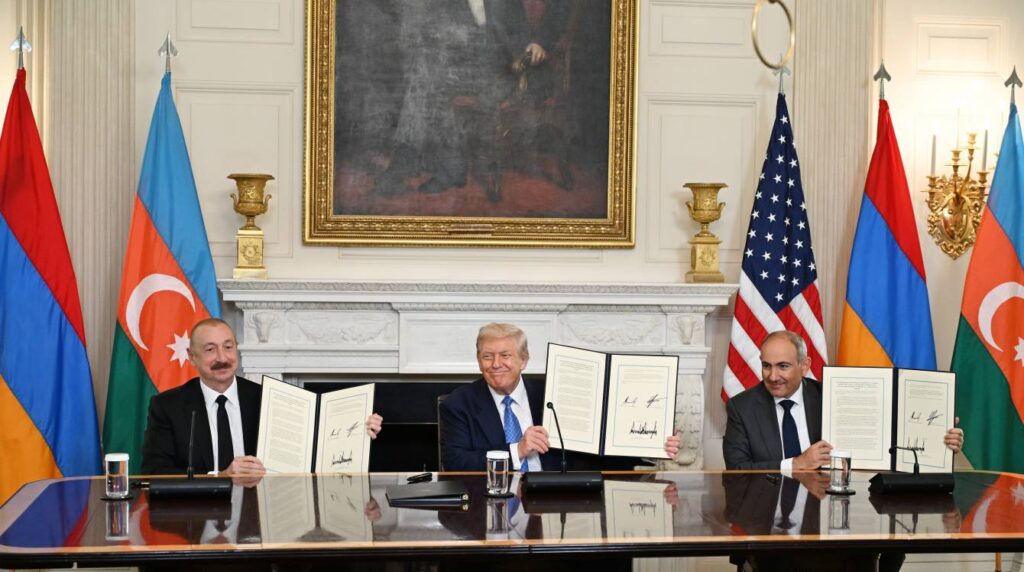 Ilham Aliyev and Nikol Pashinyan sign joint declaration at the White House with Donald Trump